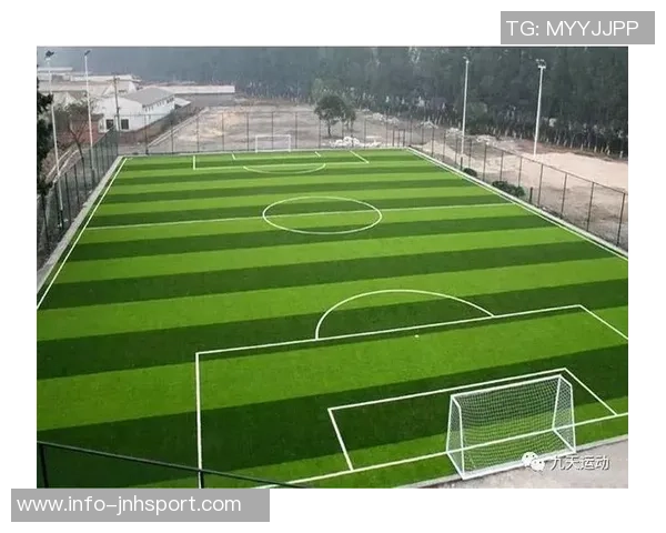 足球场地标准面积解析及其对比赛质量的影响探讨